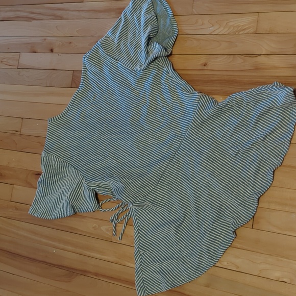 Wrap Top - Picture 3 of 4